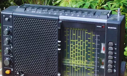 Bihar Krishi Radio Empowers Farmers with Information on Government Schemes and Modern Agriculture