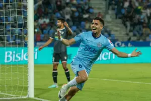 ISL 2024-25: Mumbai City face stern Mohun Bagan to stay afloat in playoffs race