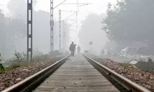 Kerala woman jumps in front of speeding train with two kids
