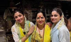 Shilpa Shetty visits temples in her native district, simplicity wins hearts