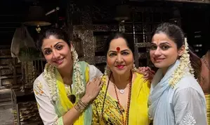 Shilpa Shetty visits temples in her native district, simplicity wins hearts
