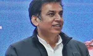 Centre controlling Delhi govt like a puppet: Congress