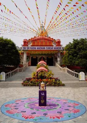 KKRs IPL 2024 trophy tour reaches Siliguri, fans pose with silverware