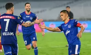 ISL 2024-25: Chhetri’s equaliser ends East Bengal’s playoffs charge after 1-1 draw with Bengaluru