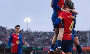 La Liga: FC Barcelona reclaim top position with four goal win over ten-man Real Sociedad