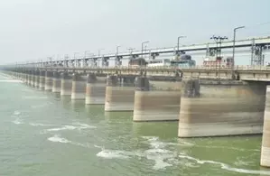 Bangladeshi delegation in Kolkata to discuss water pact, review Farakka Barrage flow Bangladeshi delegation in Kolkata to discuss water pact, review Farakka Barrage flow