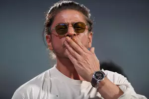 SRK brings back blast from past, reintroduces adorable Sardar kid from Kuch Kuch Hota Hai