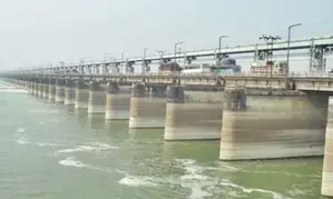 Bangladeshi delegation in Kolkata to discuss water pact, review Farakka Barrage flow Bangladeshi delegation in Kolkata to discuss water pact, review Farakka Barrage flow