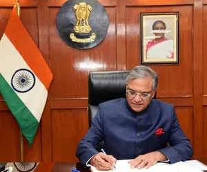 Election officers must hold regular meetings with political parties: CEC