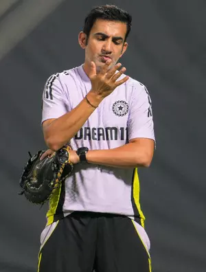 Champions Trophy: Gambhirs animated celebration after Smiths dismissal goes viral