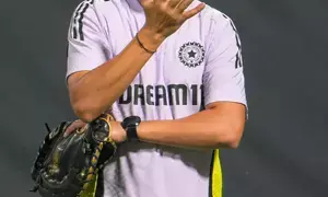 Champions Trophy: Gambhirs animated celebration after Smiths dismissal goes viral