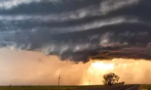 Severe storms batter US South, causing damages