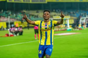 ISL 2024-25 Mumbai City miss opportunity to seal playoffs, suffer 0-1 defeat against Kerala ISL 2024-25 Mumbai City miss opportunity to seal playoffs, suffer 0-1 defeat against Kerala