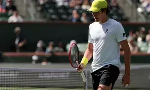 Fonseca rallies past Fearnley on Indian Wells debut