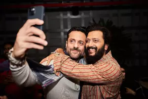 Riteish Deshmukh wishes brother Fardeen Khan: Thank you for your friendship Riteish Deshmukh wishes brother Fardeen Khan: Thank you for your friendship