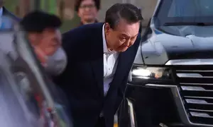 Supporters cheer at impeached South Korean President Yoons release from jail Supporters cheer at impeached South Korean President Yoons release from jail