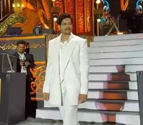 IIFA: Ali Fazal stuns netizens with imitation of Aditi Rao Hydaris viral Gajagamini walk