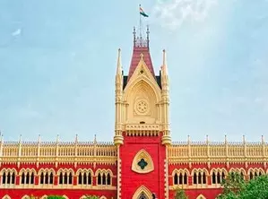 Calcutta HC issues Rule of Contempt against 21 advocates for harassing judge