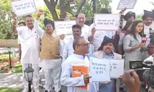 Cong MLAs stage protest on MP Assembly premises, demand discussion on corruption issues