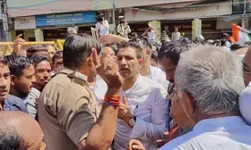 Half-a-dozen Cong workers injured as protest stage collapses in Bhopal