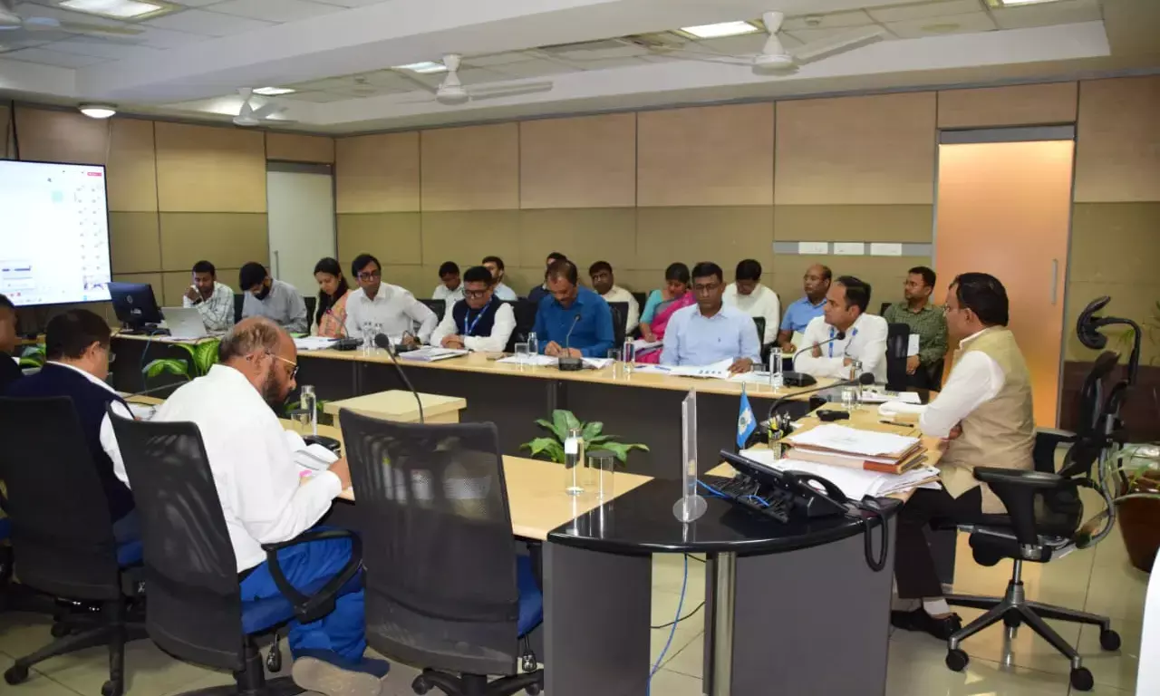 Bihar Energy Secretary Reviews Revenue Collection and Smart Meter Implementation