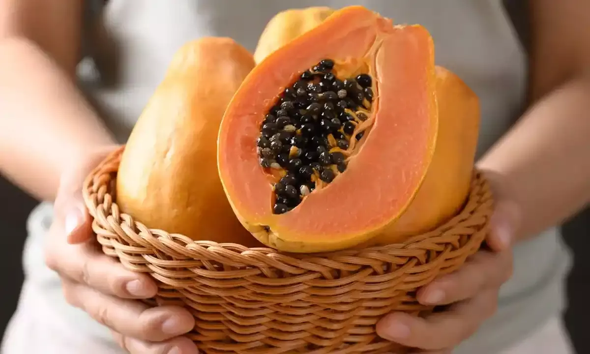Eating papaya can have negative effects on health, know which people should avoid it