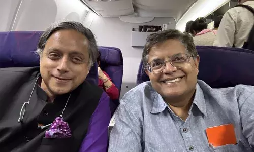 Will Shashi Tharoor join BJP? After praising Modi Government, his picture with BJP MP goes viral