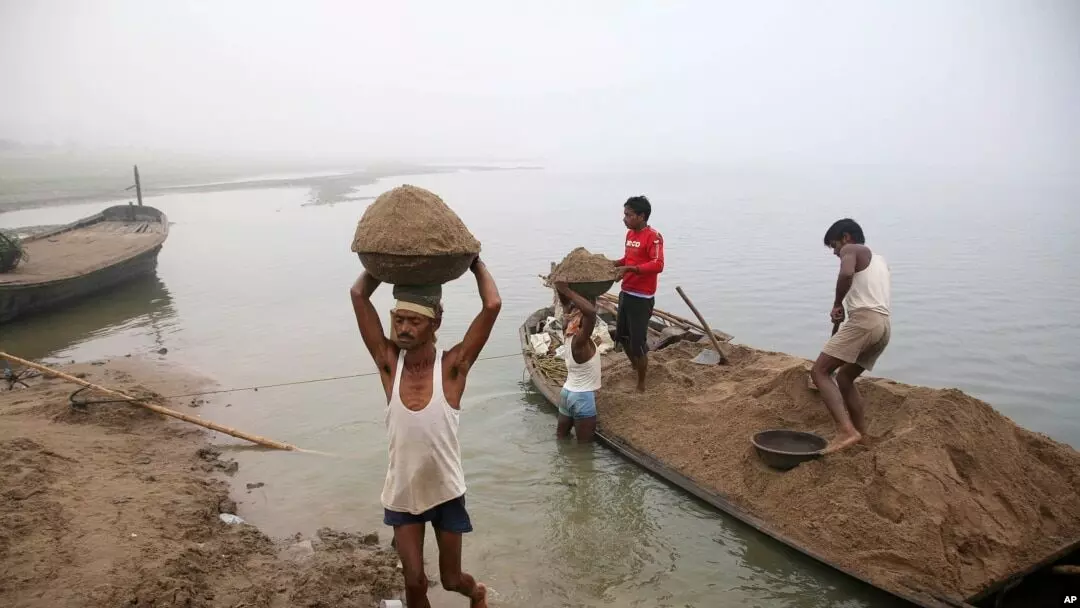 Bihar Records ₹3,569 Crore Revenue from Sand Mining in FY 2024-25: Crackdown on Illegal Mining Yields Results Bihar Records ₹3,569 Crore Revenue from Sand Mining in FY 2024-25: Crackdown on Illegal Mining Yields Results