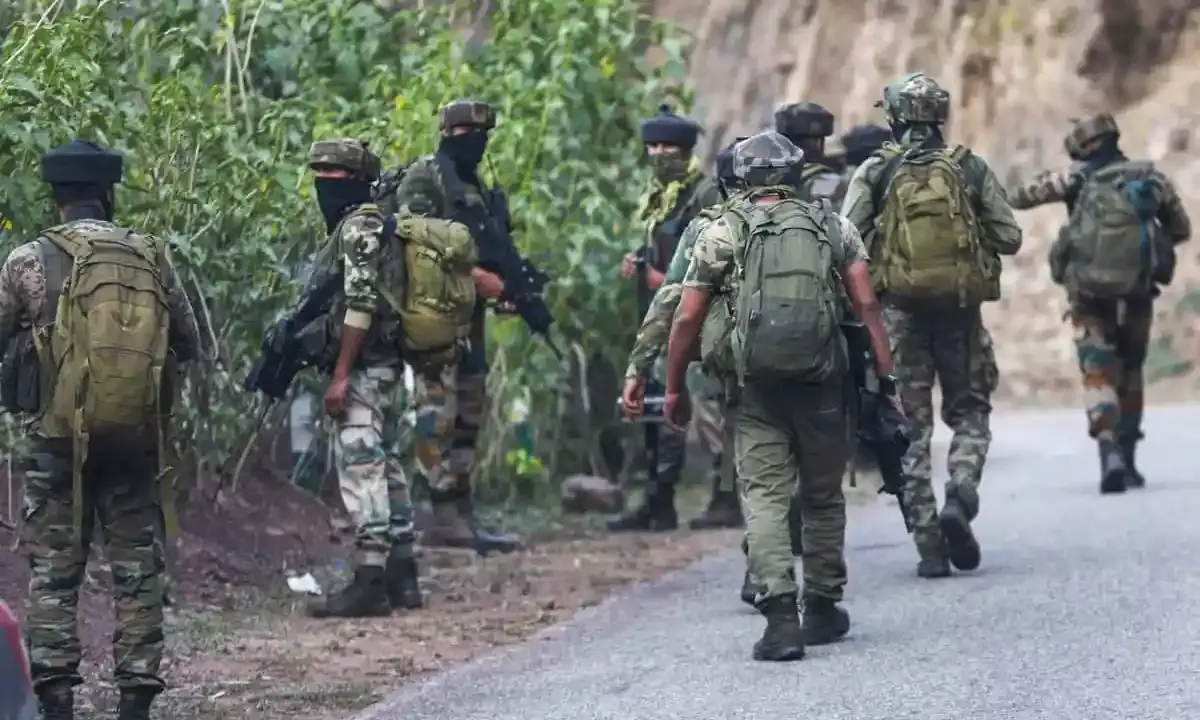 Jammu and Kashmir: Gunfights erupt between security forces and terrorists in Kishtwar and Udhampur forests Jammu and Kashmir: Gunfights erupt between security forces and terrorists in Kishtwar and Udhampur forests