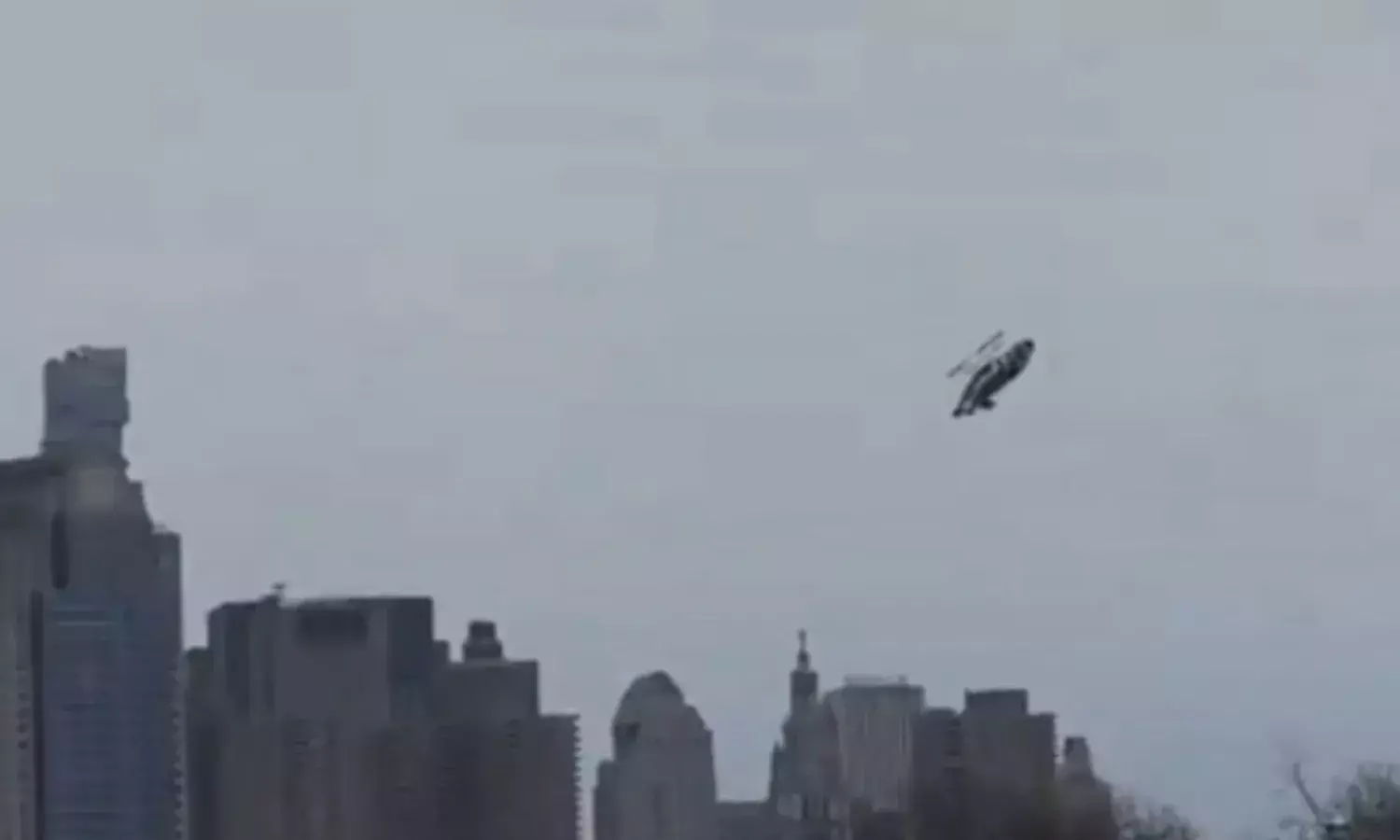 Six Killed as Helicopter Crashes into Hudson River in New York City Six Killed as Helicopter Crashes into Hudson River in New York City