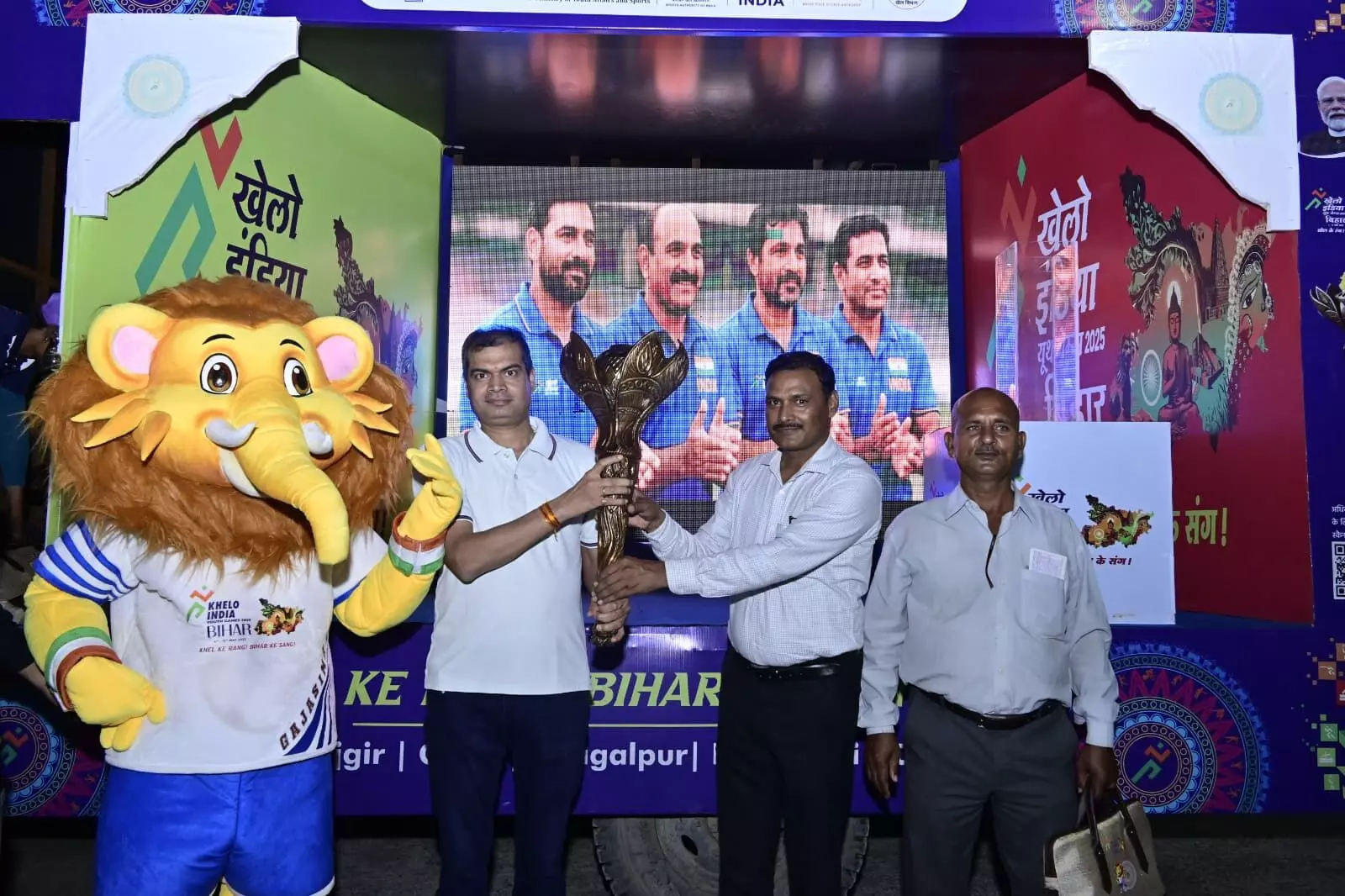 Khelo India Youth Games 2025: Torch of Glory Reaches Darbhanga, Bihar Khelo India Youth Games 2025: Torch of Glory Reaches Darbhanga, Bihar