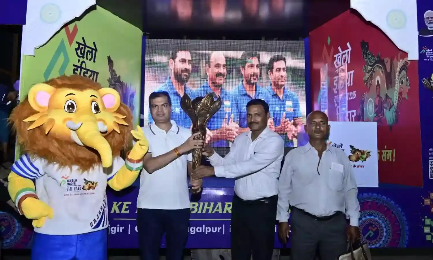 Khelo India Youth Games 2025: Torch of Glory Reaches Darbhanga, Bihar Khelo India Youth Games 2025: Torch of Glory Reaches Darbhanga, Bihar