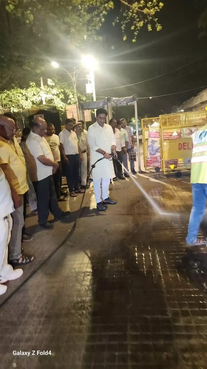NDMC Launches Extensive Deep Wet Cleaning Drive in Janpath Market Under PMs Vision NDMC Launches Extensive Deep Wet Cleaning Drive in Janpath Market Under PMs Vision