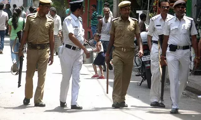 Kolkata Crime : Womans Body Found in Trolley Bag on Kolkata Outskirts Kolkata Crime : Womans Body Found in Trolley Bag on Kolkata Outskirts