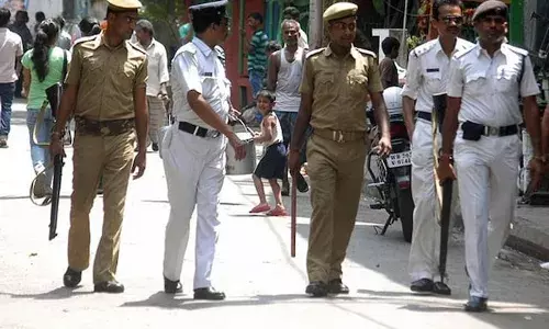 Kolkata Crime : Womans Body Found in Trolley Bag on Kolkata Outskirts