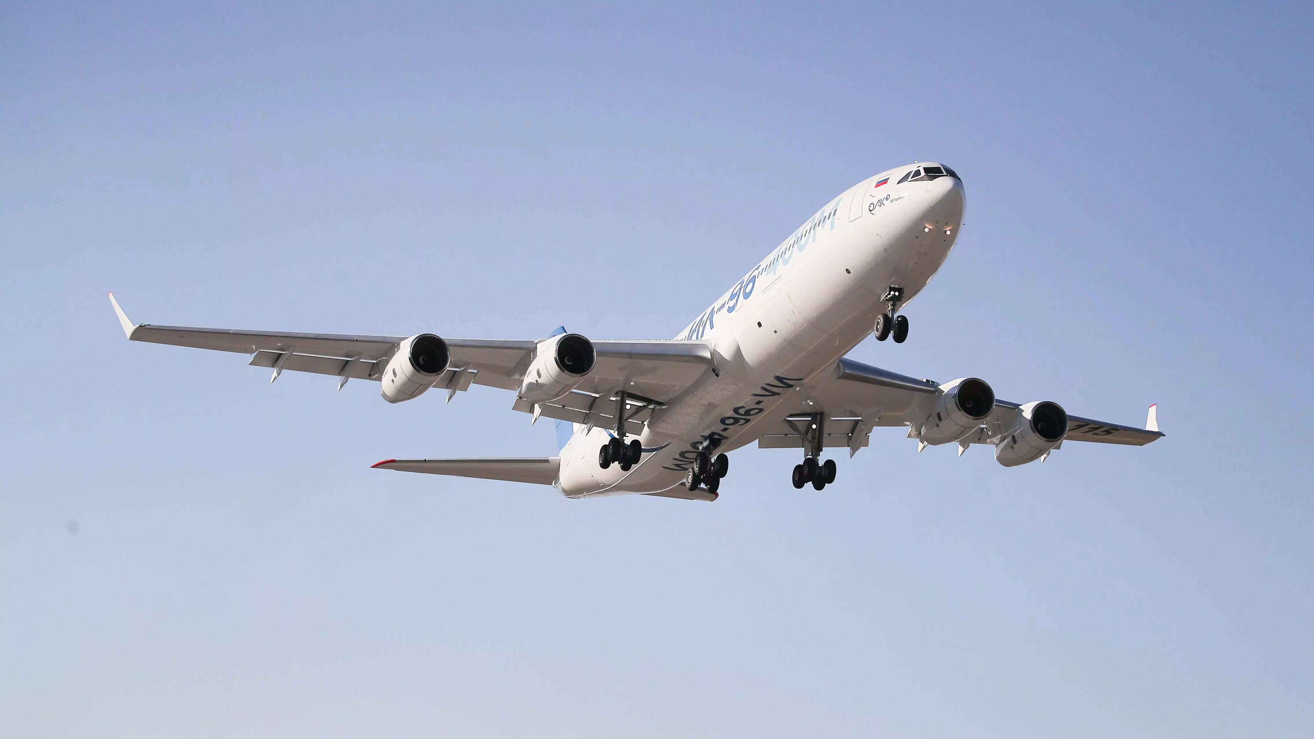 DGCA Directs Airlines to Increase Flights from Srinagar Following Pahalgam Attack DGCA Directs Airlines to Increase Flights from Srinagar Following Pahalgam Attack