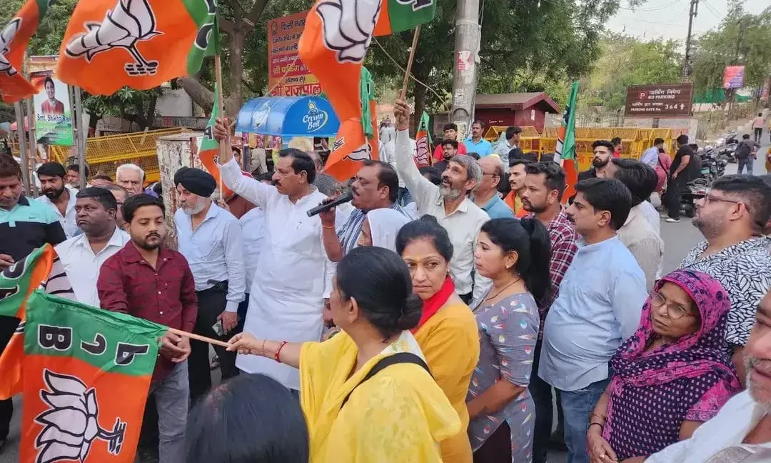 Delhi Stands in Solidarity with Pahalgam Victims: Thousands Protest Outside ISKCON Temple