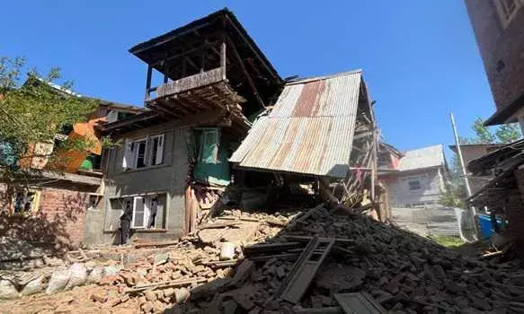 Pahalgam Terror Attack: Houses of Two Suspected Pahalgam Attack Terrorists Demolished in South Kashmir Pahalgam Terror Attack: Houses of Two Suspected Pahalgam Attack Terrorists Demolished in South Kashmir