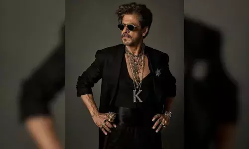 SRK Introduces Himself at Met Gala as Fans Slam Foreign Media for Not Recognizing Him
