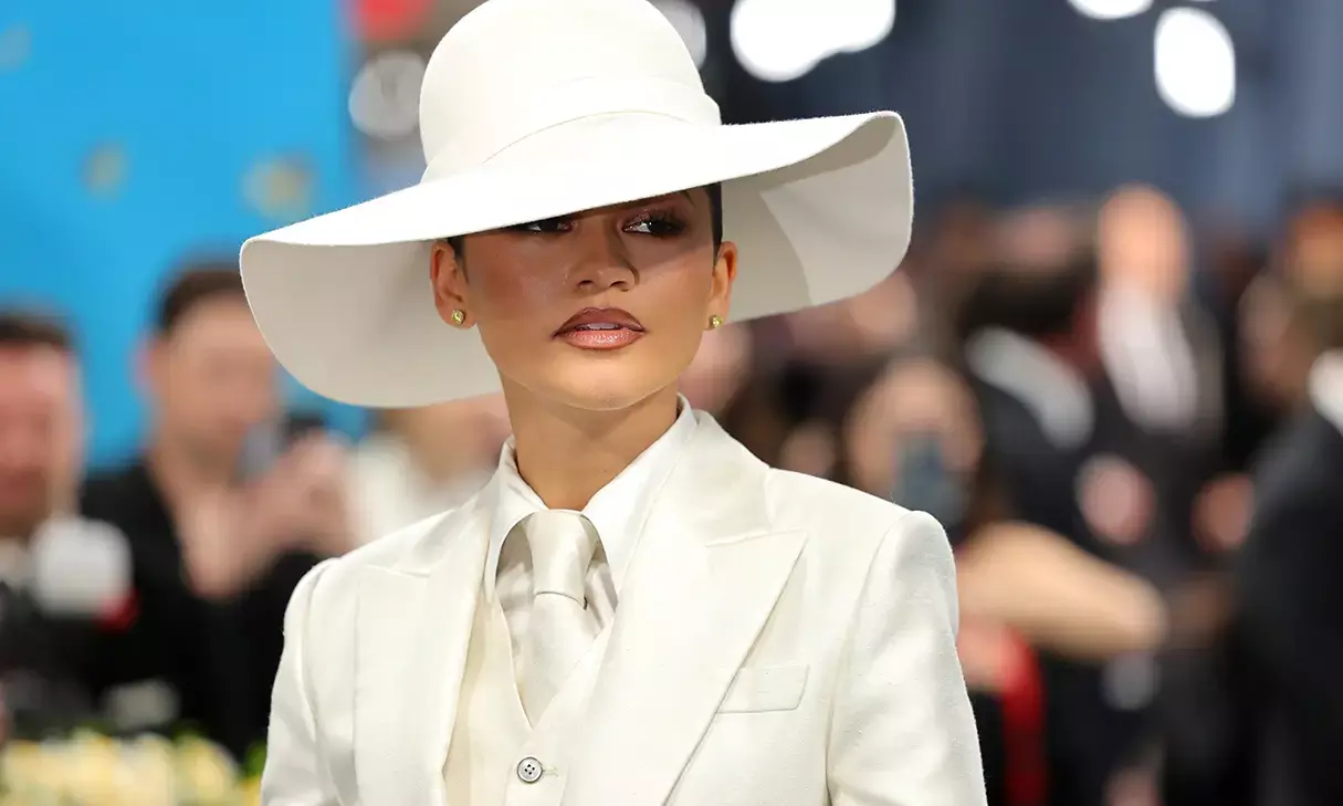 Zendaya Sends Flowers to Anna Sawai After Accidental Met Gala Twinning, Says Stylist Law Roach