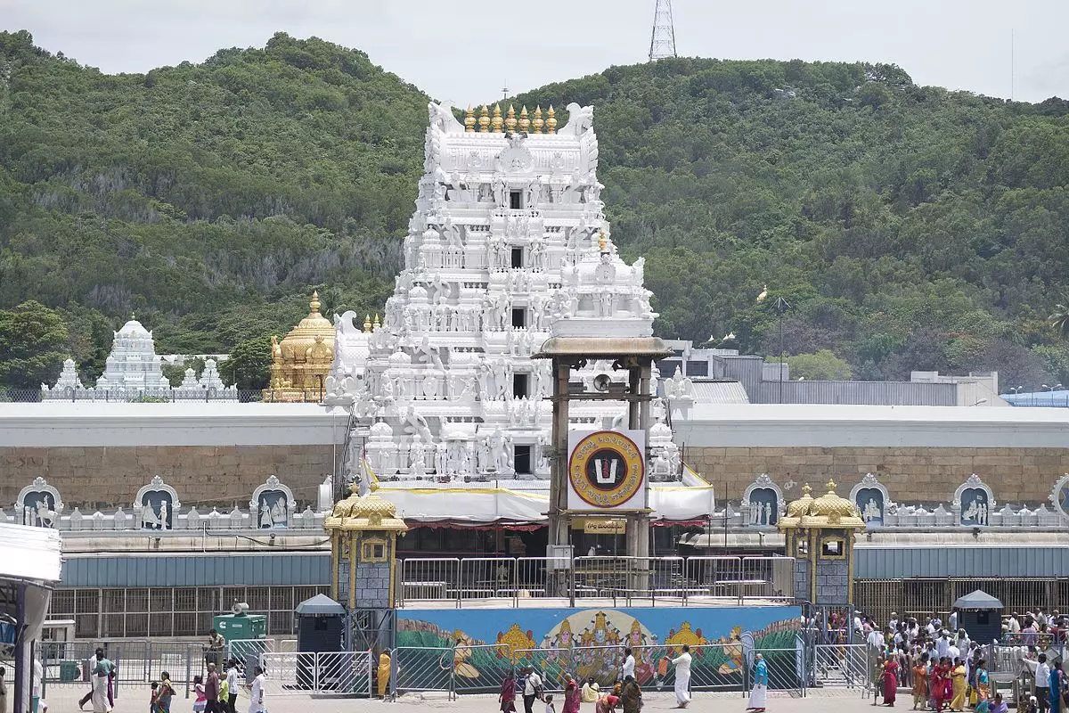 Kolkata Devotee Donates Rs 3.63 Crore Gold Ornaments to Tirupati Temple Kolkata Devotee Donates Rs 3.63 Crore Gold Ornaments to Tirupati Temple