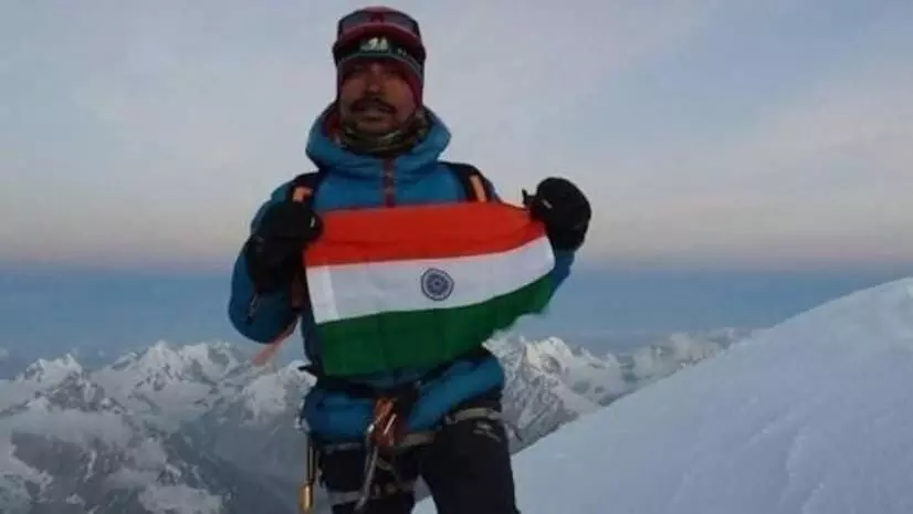 Indian Mountaineer Dies While Descending Mount Everest; Efforts Underway to Retrieve Body Indian Mountaineer Dies While Descending Mount Everest; Efforts Underway to Retrieve Body