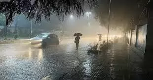 Heavy Rain Lashes Guwahati, Disrupts Normal Life Heavy Rain Lashes Guwahati, Disrupts Normal Life