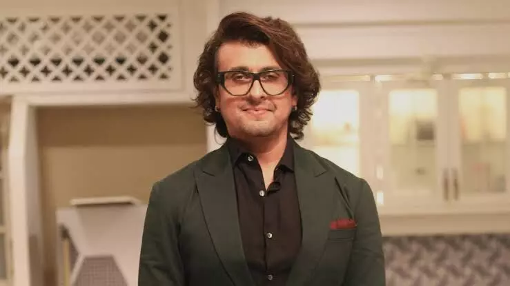 Sonu Nigam Left Startled After Close Call with Speeding Car During Mumbai Outing