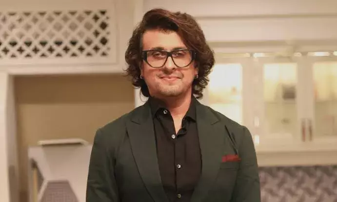 Sonu Nigam Left Startled After Close Call with Speeding Car During Mumbai Outing