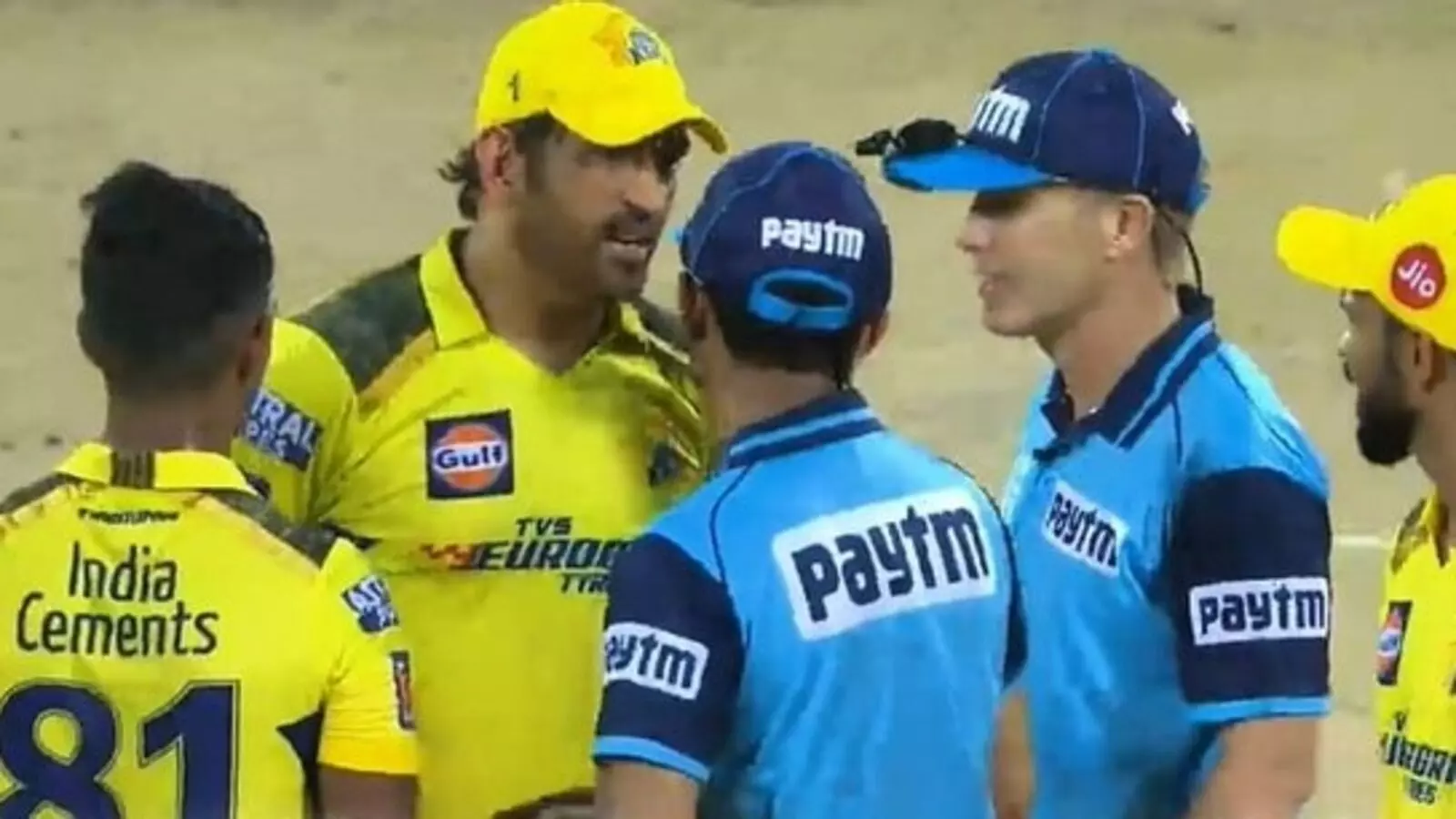 Dhoni walked onto the field and wasn’t banned, Kohli has argued with umpires countless times: Sehwag questions Digvesh Rathis suspension Dhoni walked onto the field and wasn’t banned, Kohli has argued with umpires countless times: Sehwag questions Digvesh Rathis suspension