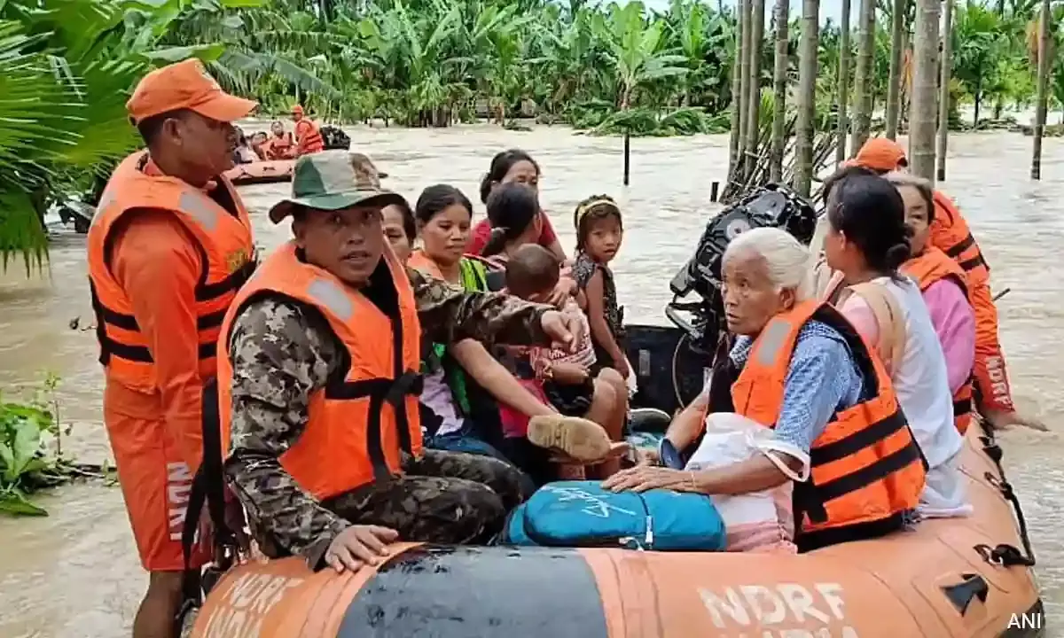Floods and Landslides in Northeast Leave 19 Dead, Impact Over 12,000 People