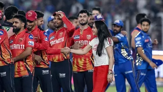 Preity Zinta cheers ‘Punjabi aa gaye oye’ as Punjab Kings storms into IPL final after beating Mumbai Indians