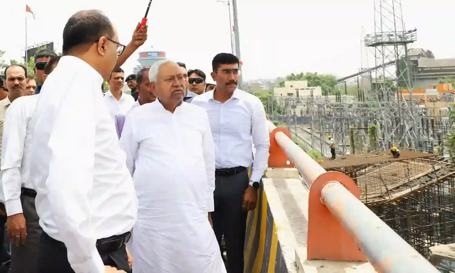 Chief Minister Nitish Kumar Inspects Mithapur-Mahuli Elevated Road and Punpun Suspension Bridge Construction