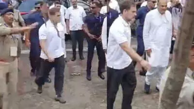 BJP Slams Rahul Gandhi for Paying Tribute to Indira Gandhi While Wearing Shoes BJP Slams Rahul Gandhi for Paying Tribute to Indira Gandhi While Wearing Shoes